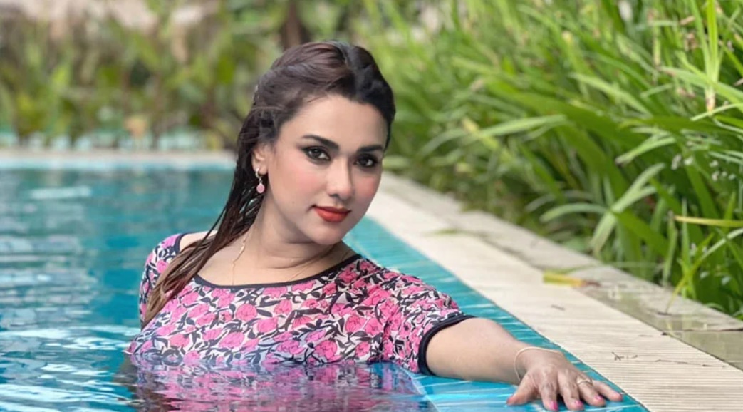 ময়ূরাক্ষী: পরিচালকের সঙ্গে নায়িকার হাতাহাতির গুঞ্জন!