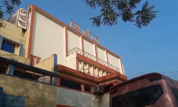 ভাঙা হচ্ছে ‘পর্বত’, মাল্টিপ্লেক্সের প্রতিশ্রুতি ডিপজলের