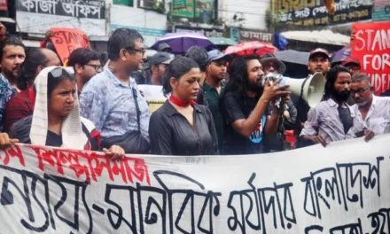 শিল্পীরা কেউ এলেন ফার্মগেট, কেউ দেখতে গেলেন বিটিভি