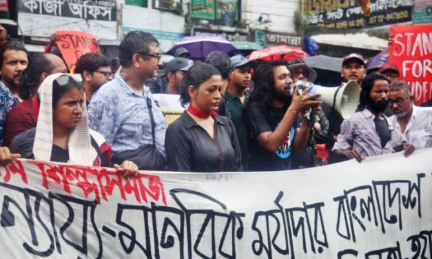 শিল্পীরা কেউ এলেন ফার্মগেট, কেউ দেখতে গেলেন বিটিভি