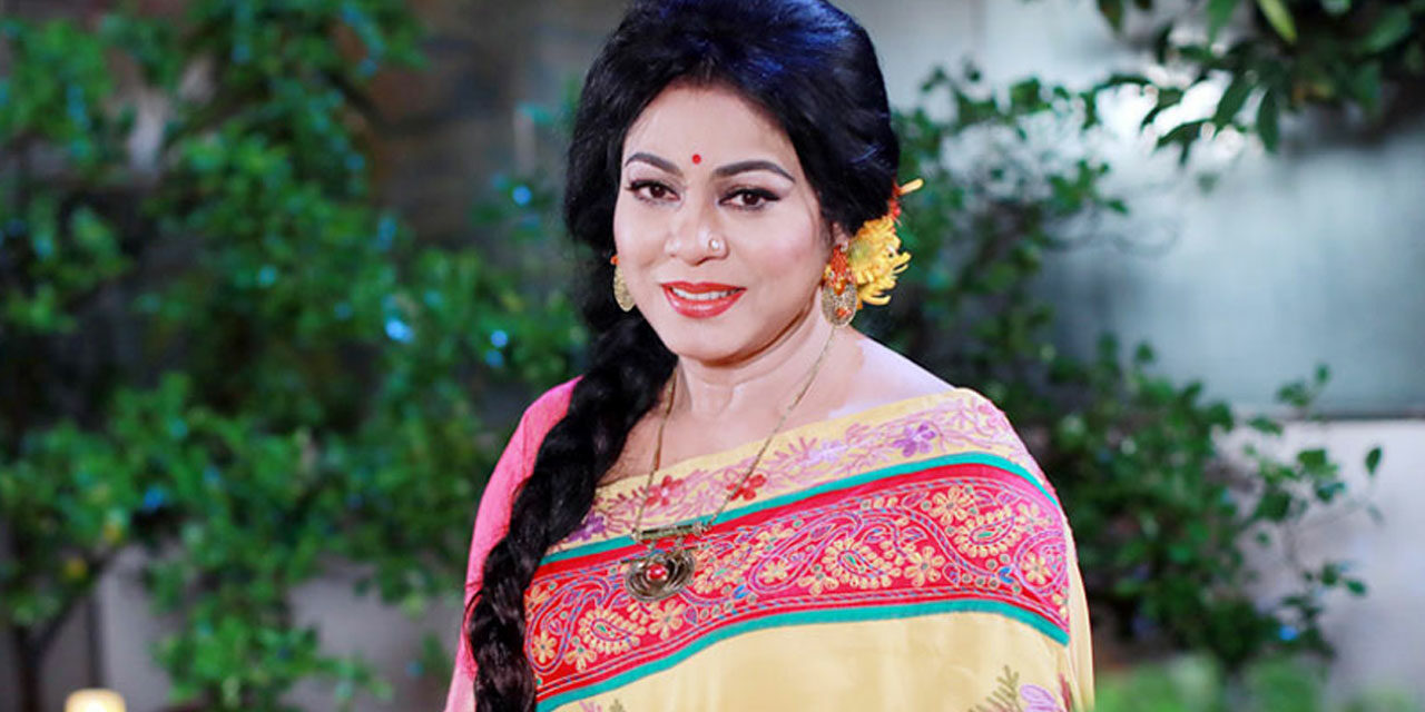 কালো তালিকায় ফেরদৌস আরা / দেয়ালে মাথা ঠেকিয়ে কাঁদতে কাঁদতে গানে ঠোঁট মেলালাম