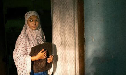 আচ্ছন্ন করে রাখে ‘মায়া’