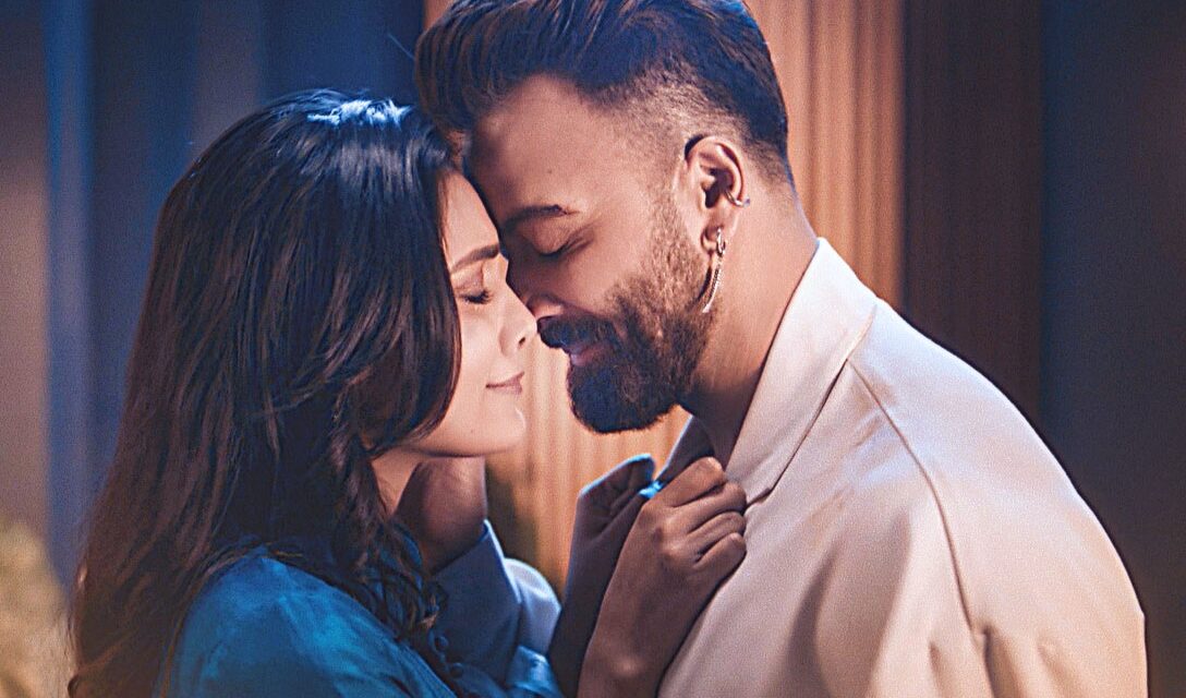 নিজেদের সিনেমায় ‘পরিমার্জন’ নিয়ে চুপ, শাকিব ভক্তদের ঘাড়ে ভর করে প্রতিবাদ