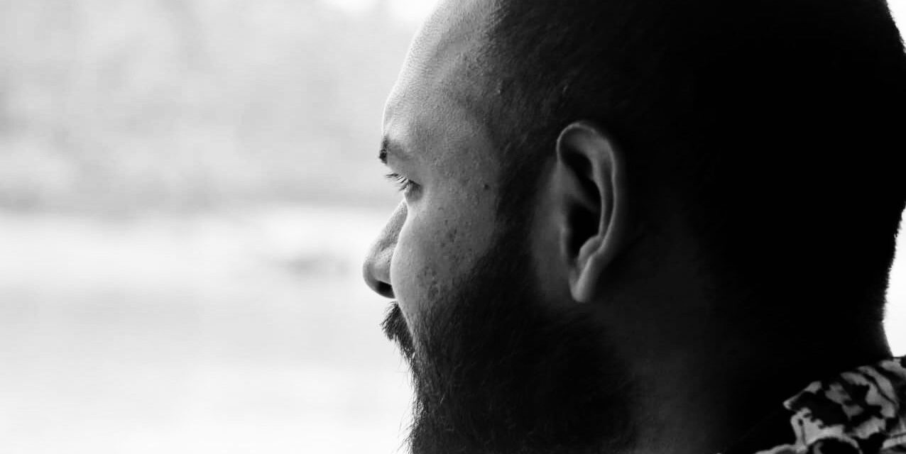 লিখে যাচ্ছেন দয়াল সাহা