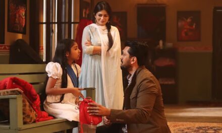 সুন্দর কাঠামোতে বসানো নড়বড়ে ‘নীলচক্র’