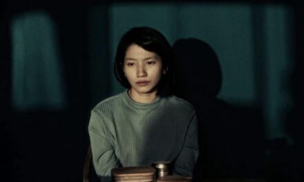 কার্লভি ভারিতে মাহদী হাসানের ‘বালুর নগরীতে’