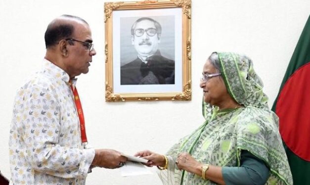 নিয়েছিলেন ৩৫ লাখ টাকার অনুদান, এখন বলছেন দেশে থাকলে হাত পাততে হতো!