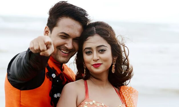 মোস্তাফিজুর রহমান মানিকের আটকে থাকা দুই ছবির একটির ভাগ্য খুলছে