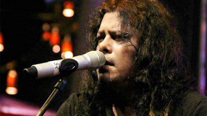 মনে রেখো কেবল একজন ছিল …