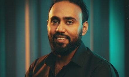 মেহেদী হাসান হৃদয়ের প্রশংসা করতে হয়