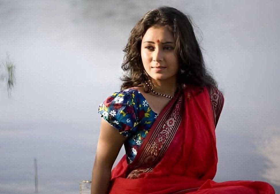 এক ছবিতে কালজয়ী ফারহানা মিলি