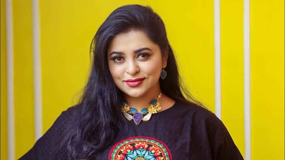 নিজ দলের কাছে অনলাইনে হেনস্তার শিকার হয়ে লাইভে জ্যোতিকা জ্যোতির কান্না